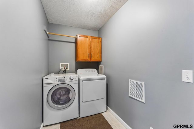 7823 N 156th Avenue, Bennington, NE 68007