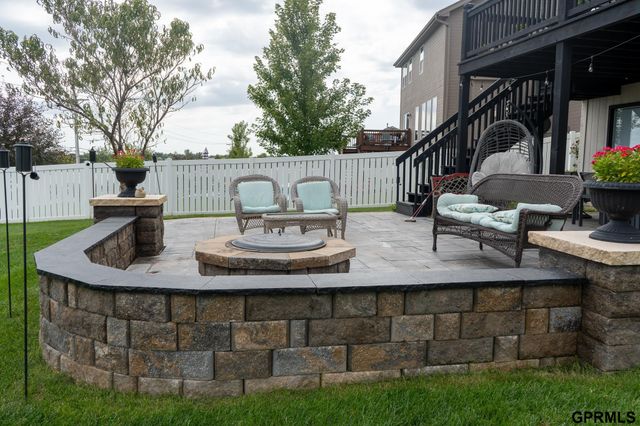 7823 N 156th Avenue, Bennington, NE 68007