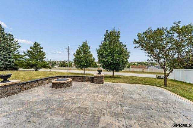 7823 N 156th Avenue, Bennington, NE 68007