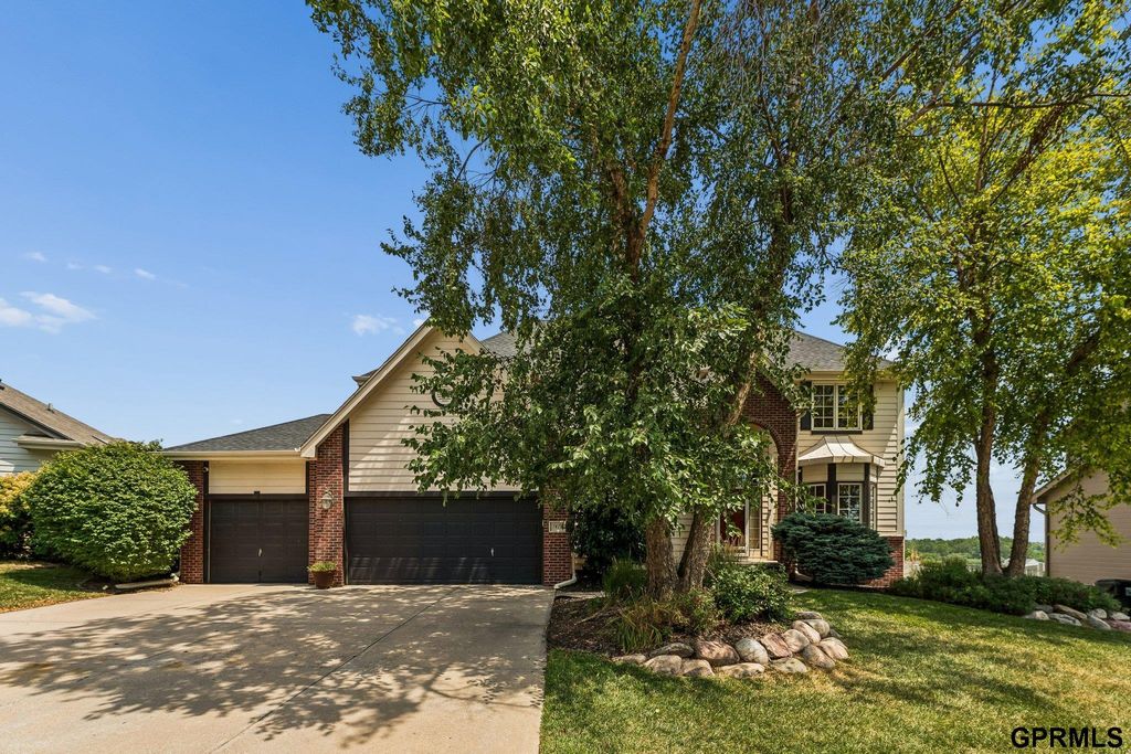 7823 N 156th Avenue, Bennington, NE 68007