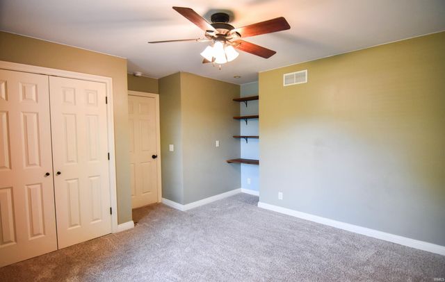 373 E Hirsch Woods Lane, Haubstadt, IN 47639