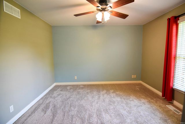 373 E Hirsch Woods Lane, Haubstadt, IN 47639