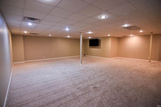 373 E Hirsch Woods Lane, Haubstadt, IN 47639