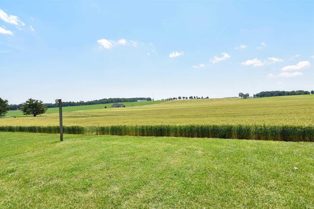 373 E Hirsch Woods Lane, Haubstadt, IN 47639