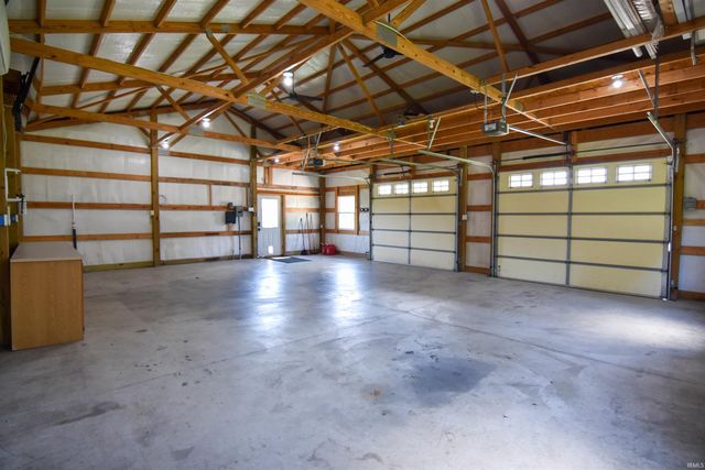 373 E Hirsch Woods Lane, Haubstadt, IN 47639