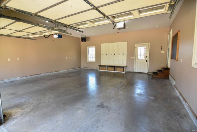 373 E Hirsch Woods Lane, Haubstadt, IN 47639