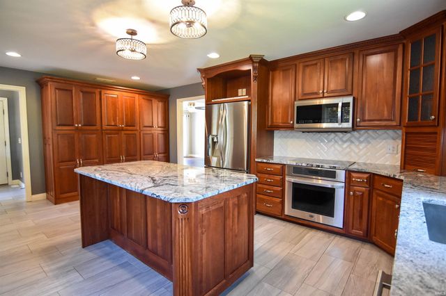 373 E Hirsch Woods Lane, Haubstadt, IN 47639