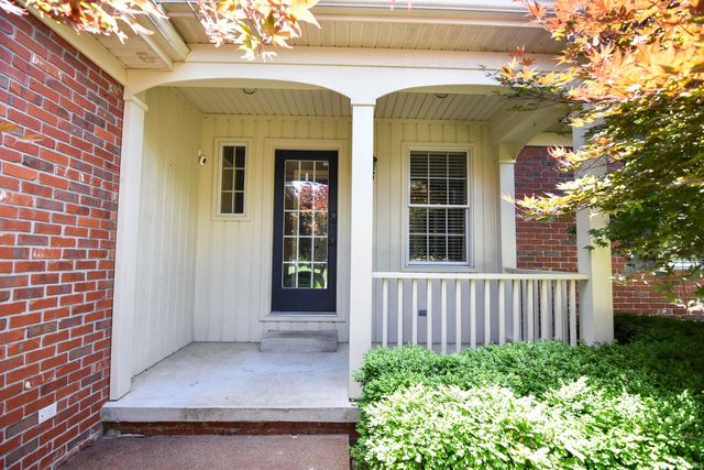373 E Hirsch Woods Lane, Haubstadt, IN 47639