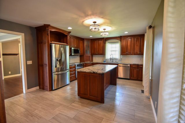 373 E Hirsch Woods Lane, Haubstadt, IN 47639