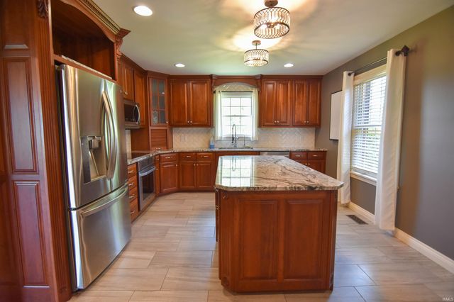 373 E Hirsch Woods Lane, Haubstadt, IN 47639