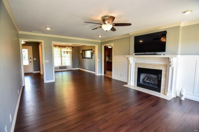 373 E Hirsch Woods Lane, Haubstadt, IN 47639