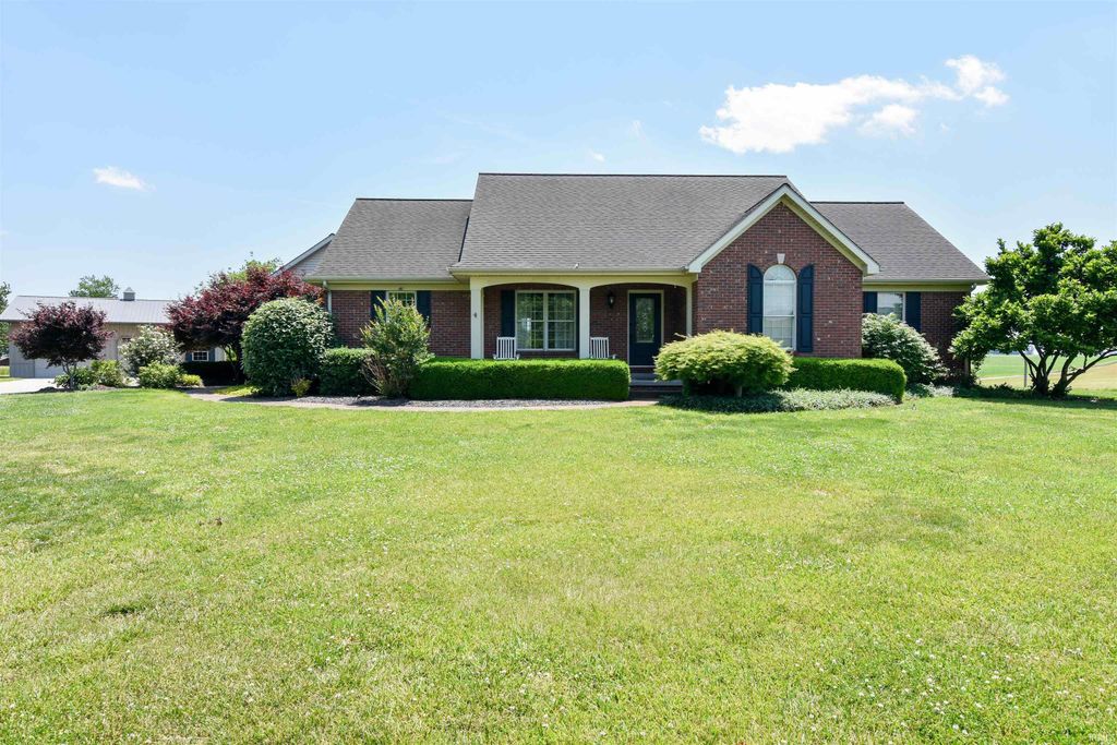 373 E Hirsch Woods Lane, Haubstadt, IN 47639