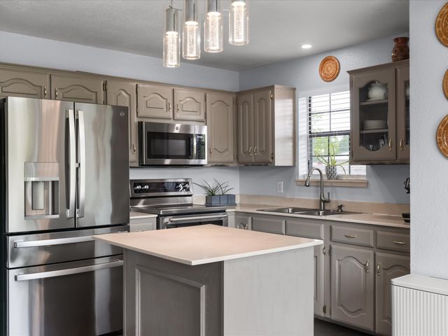 300 Rs County Road 3367, Emory, TX 75440