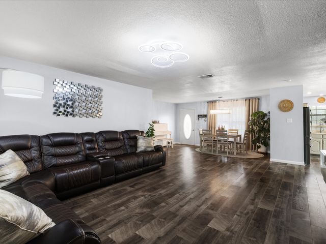 300 Rs County Road 3367, Emory, TX 75440