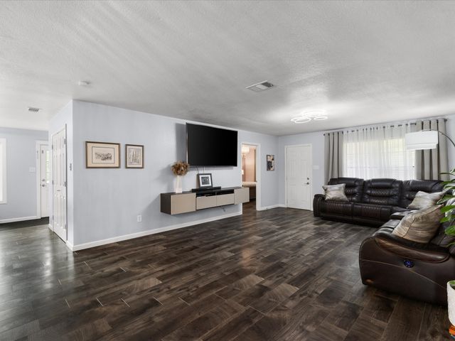 300 Rs County Road 3367, Emory, TX 75440