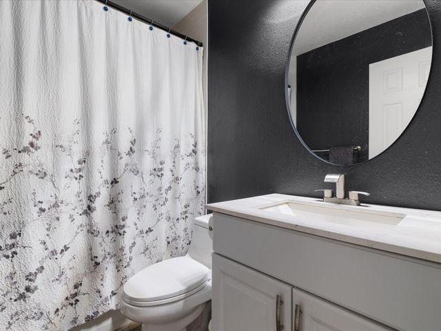 300 Rs County Road 3367, Emory, TX 75440
