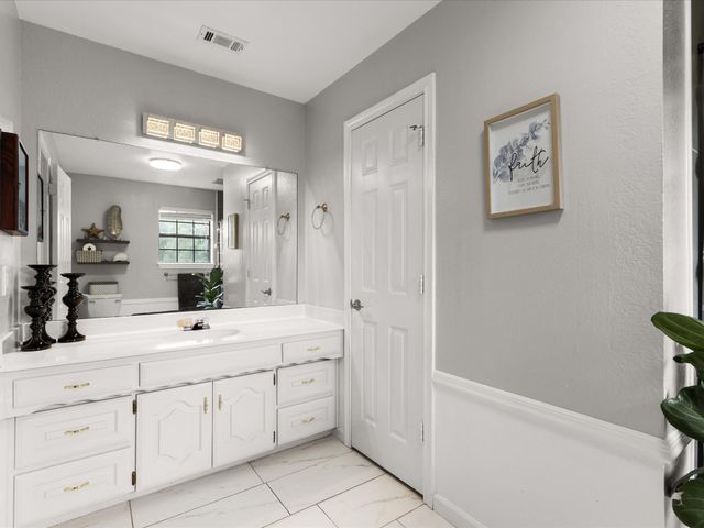 300 Rs County Road 3367, Emory, TX 75440