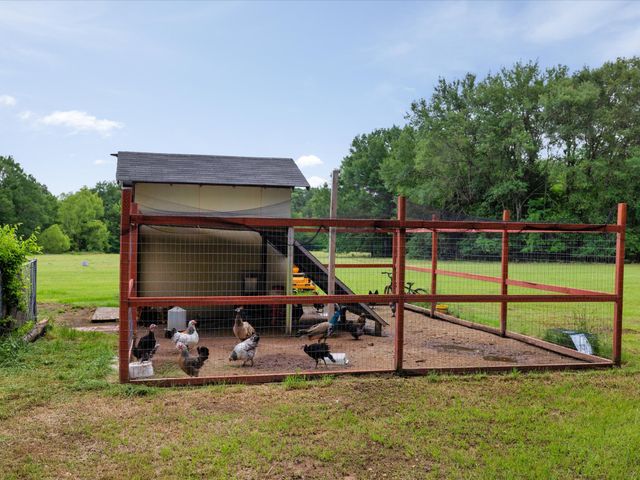 300 Rs County Road 3367, Emory, TX 75440