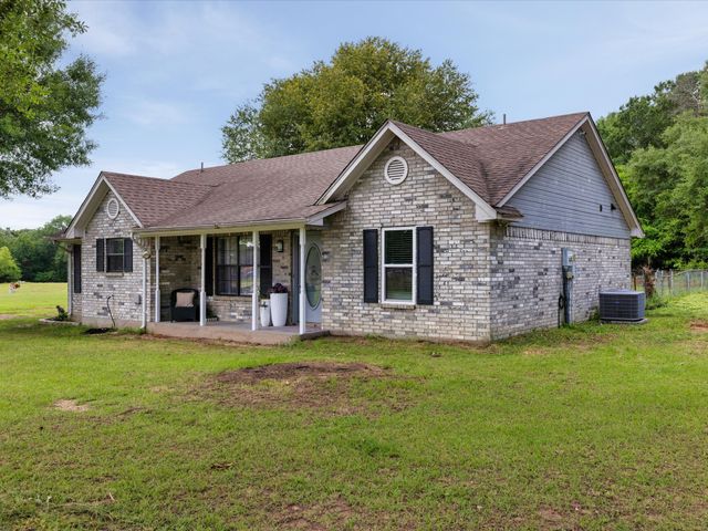 300 Rs County Road 3367, Emory, TX 75440