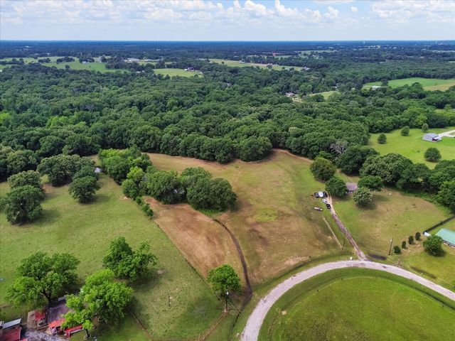 300 Rs County Road 3367, Emory, TX 75440