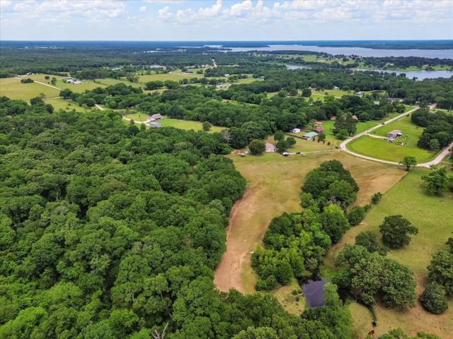 300 Rs County Road 3367, Emory, TX 75440