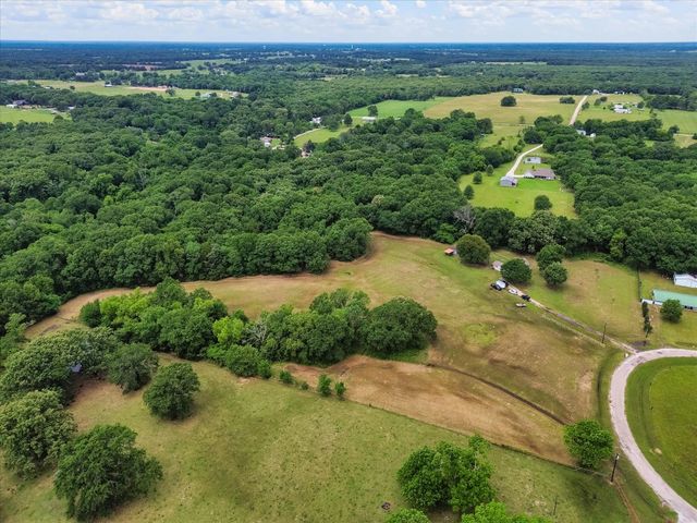 300 Rs County Road 3367, Emory, TX 75440