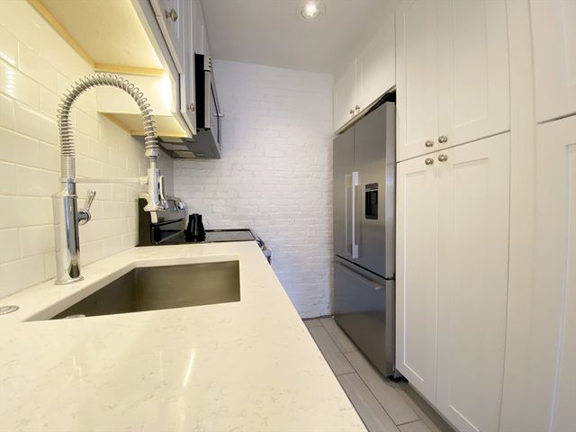 363 Marlborough St 8, Boston, MA 02115