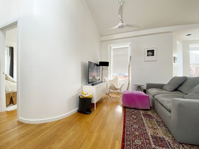 363 Marlborough St 8, Boston, MA 02115