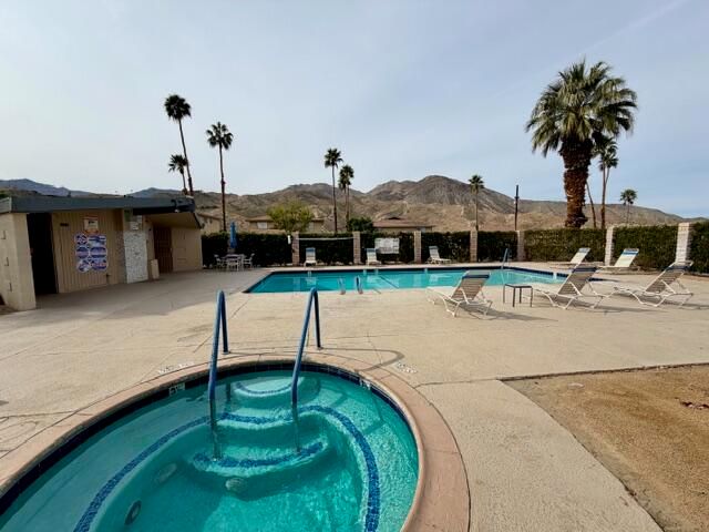 46943 Highway 74 4, Palm Desert, CA 92260