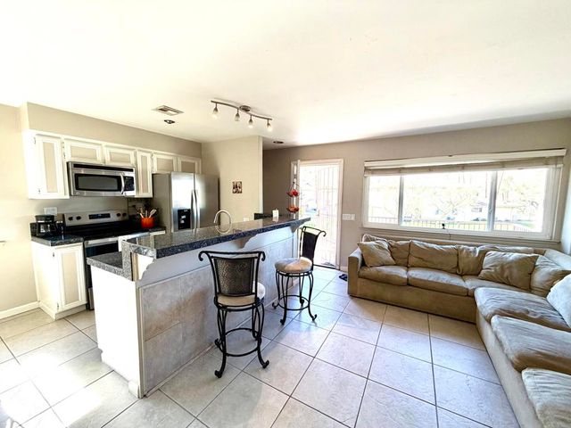 46943 Highway 74 4, Palm Desert, CA 92260