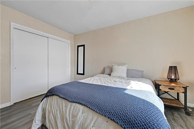 6228 Robinson Street 4, Overland Park, KS 66202