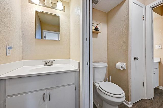 6228 Robinson Street 4, Overland Park, KS 66202