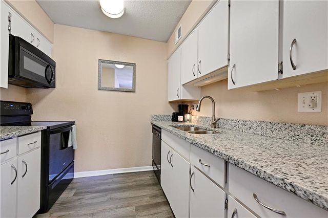 6228 Robinson Street 4, Overland Park, KS 66202