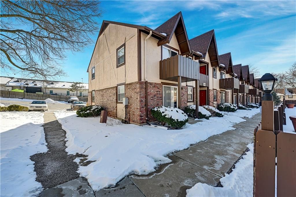 6228 Robinson Street 4, Overland Park, KS 66202