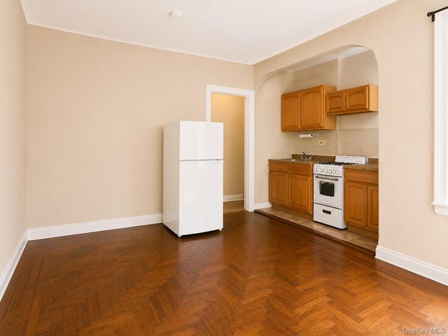 700 Oakland Place 5B, Bronx, NY 10457