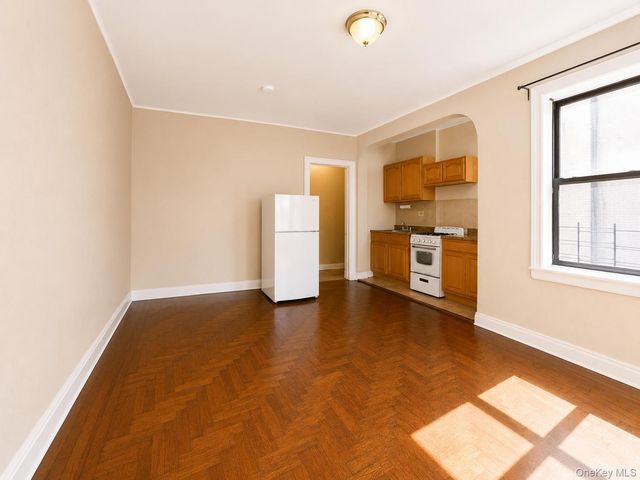 700 Oakland Place 5B, Bronx, NY 10457