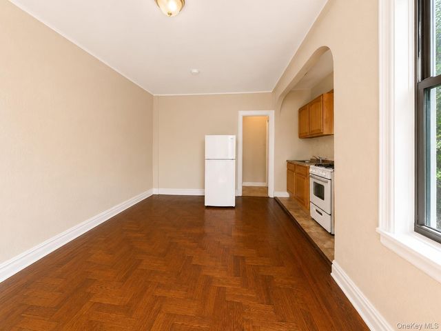 700 Oakland Place 5B, Bronx, NY 10457