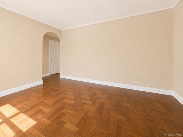 700 Oakland Place 5B, Bronx, NY 10457