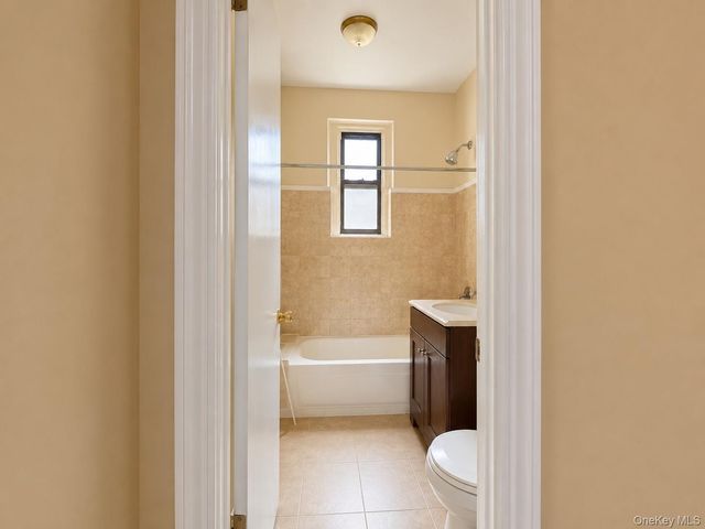 700 Oakland Place 5B, Bronx, NY 10457