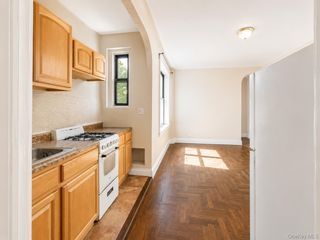 700 Oakland Place 5B, Bronx, NY 10457