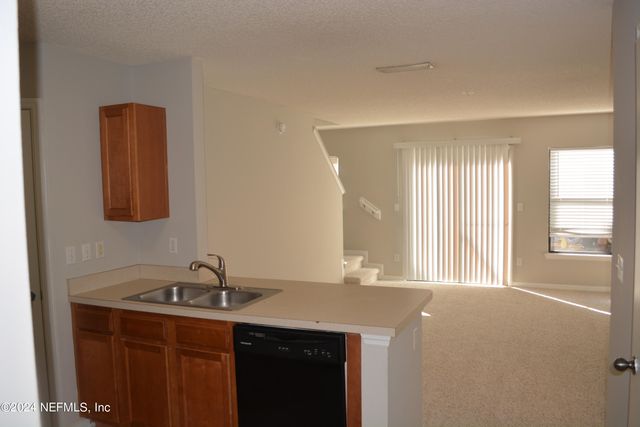 7724 HIGHCHAIR Lane, Jacksonville, FL 32210