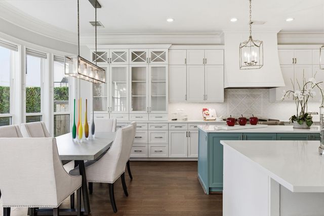 4525 Braeburn Drive, Bellaire, TX 77401