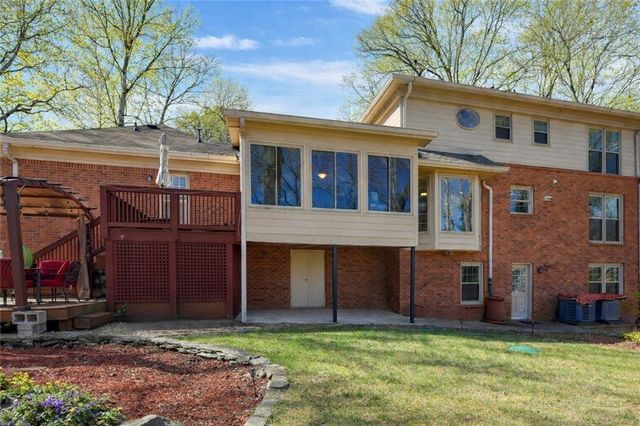 5027 Castlewood Drive SW, Lilburn, GA 30047