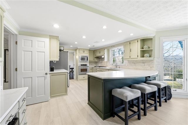 5027 Castlewood Drive SW, Lilburn, GA 30047