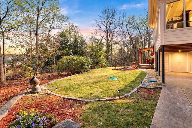 5027 Castlewood Drive SW, Lilburn, GA 30047