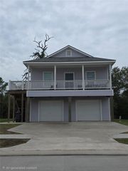 6306 Red Oak Drive, Hitchcock, TX 77563