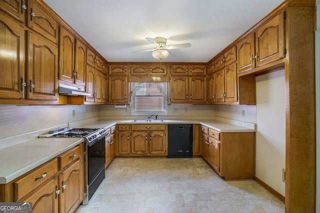 1120 Oakpark Drive, Mcdonough, GA 30253