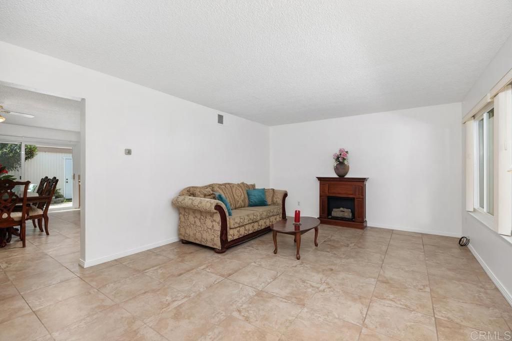 Image 4 of property listing at 2605 Via Eco, Carlsbad, CA 92010