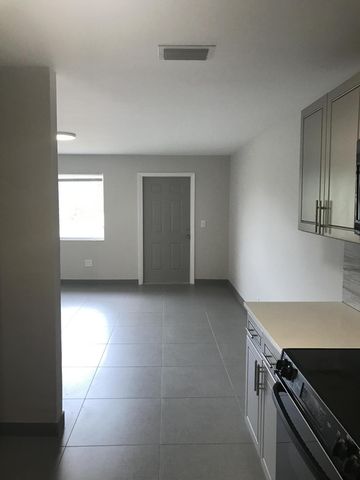 142 SW 8th Avenue Apt B, Delray Beach, FL 33444