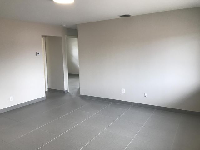 142 SW 8th Avenue Apt B, Delray Beach, FL 33444